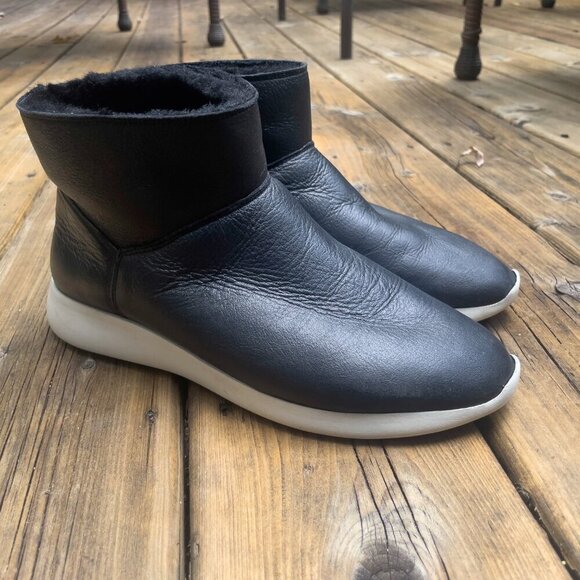 VINCEβ Adora Napa Leather & Shearling Sneaker Black & White Boots Size 7.5 - Picture 2 of 7
